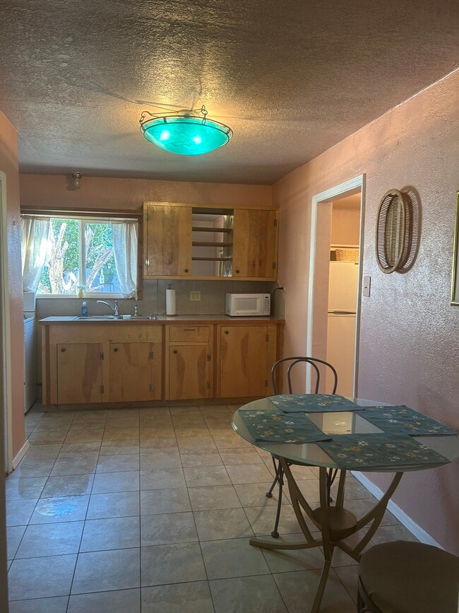 Photo - 706 E Fairview Ln