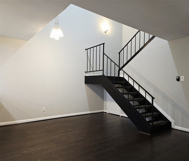 Building Photo - 14911 Wunderlich Dr Unit 907 Rental
