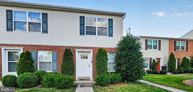 Photo - 483 Arwell Ct