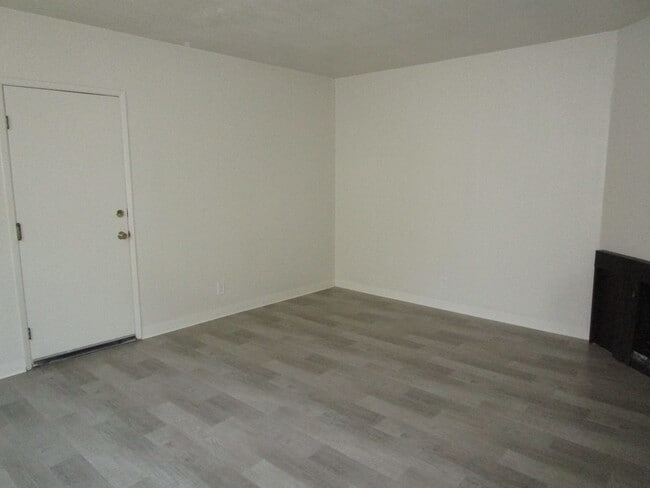 Photo - 184 Woodbury Cir Unit 186 Woodbury Circle