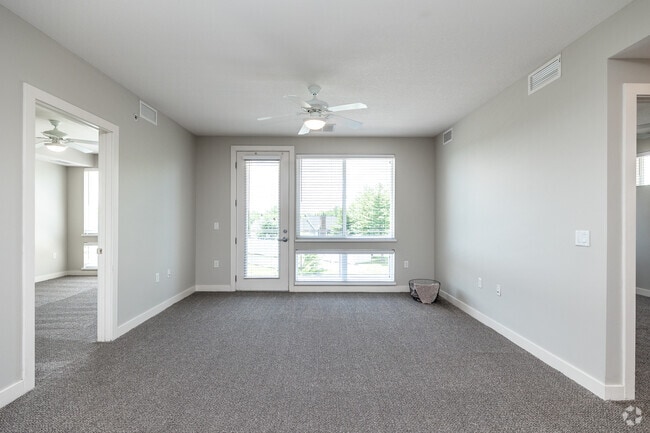 2BR, 2BA - 1,178 SF - Stonecrest - Living Room