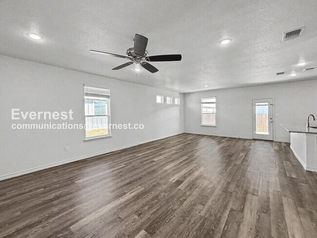 Photo - 702 Freedom Cir