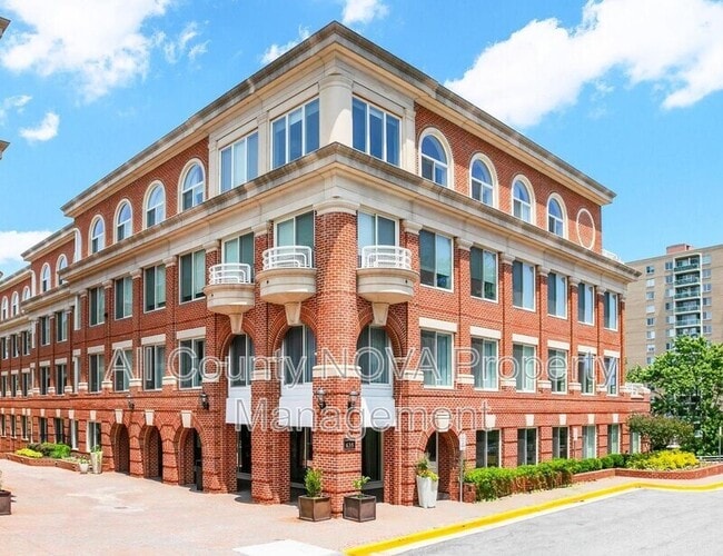 Photo - 635 Slaters Ln Unit 101