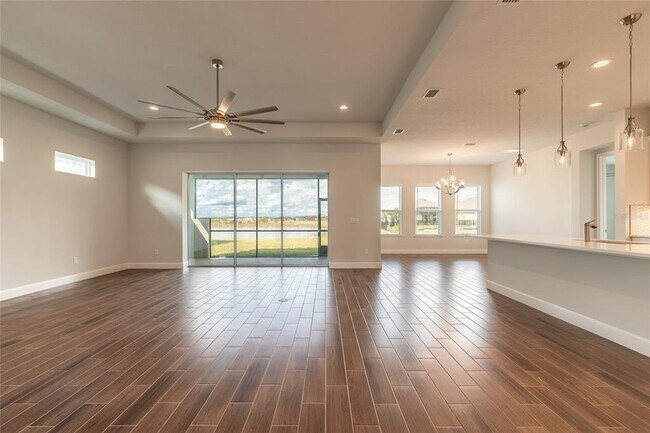 Photo - 301 Aquamarine Wy