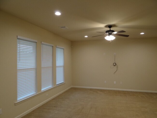 Photo - Beautiful Home for Lease in Denham Springs