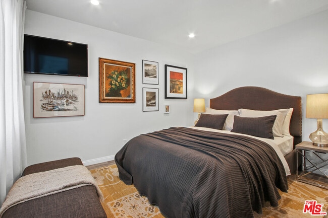 Photo - 6438 Rhea Ave