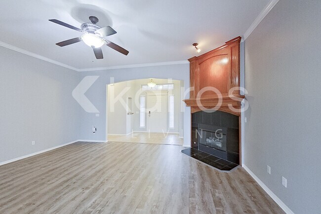 1421 Asher St