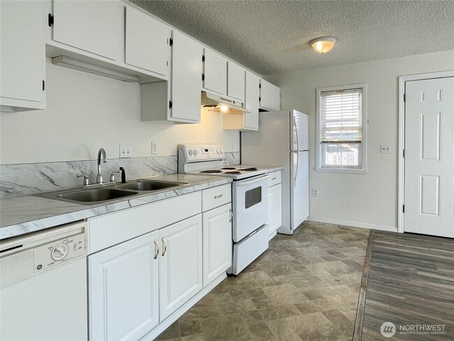 Photo - 618 5th St SE Unit B