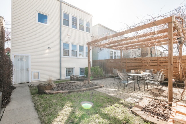 Photo - 2136 N Avers Ave Unit 1