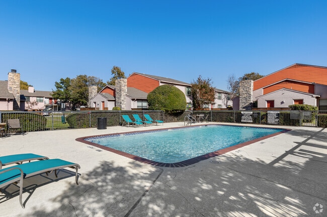 2 Resort Style Pools - Bent Tree Park Apartments