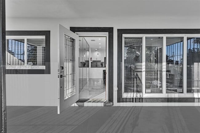 Photo - 560 Perviz Ave