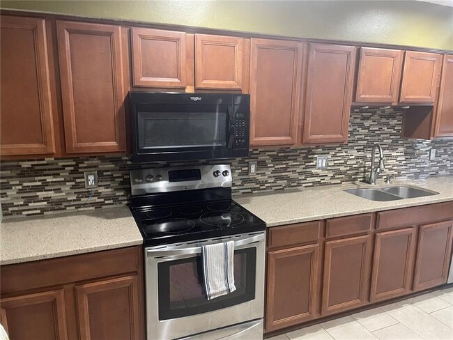 Photo - 9828 Bubbling Brook Ct