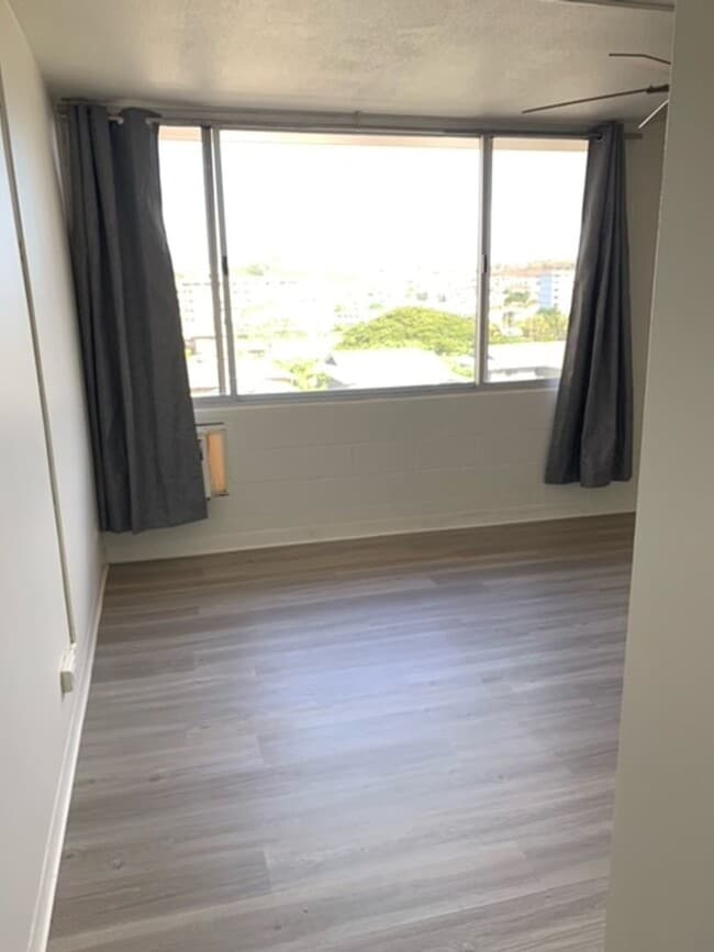 Photo - Salt Lake Area - Lakeside West building - 1 bedroom, 1 bath unit w/1 parking - Avail now