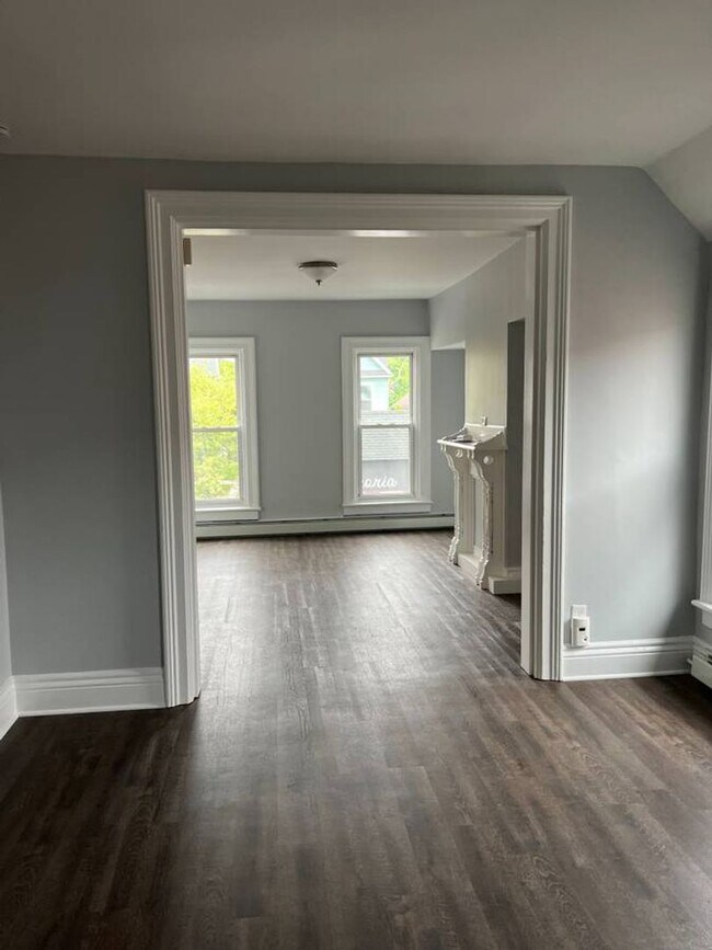 Photo - 42 Elmwood Ave Unidad UPPER