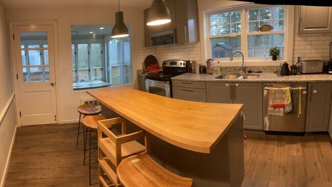 Photo - 110 Clearwater Rd