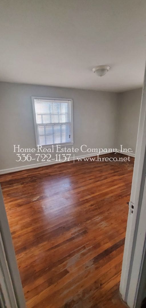 Photo - 421 E Twenty-Seventh St