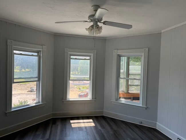Building Photo - 51 Gates St Unit 3 Rental