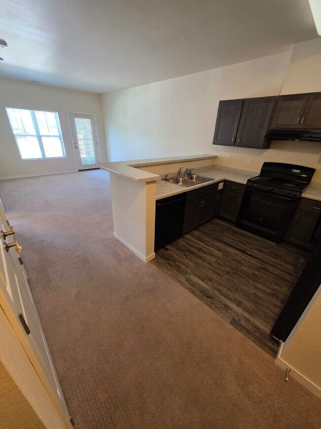 Building Photo - *HANDICAP ACCESSIBLE UNIT*
1 Bedroom | 1 B... Unit 104 Rental