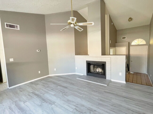 Photo - 2875 W Highland St