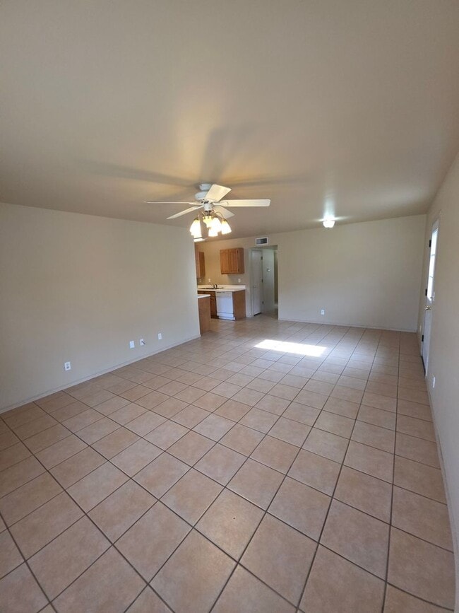 Photo - 1002 N Greenwich Ave