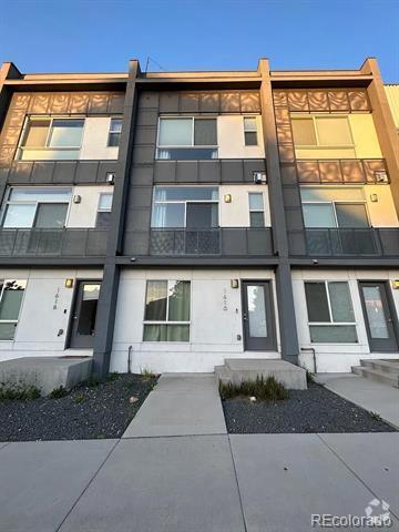 Building Photo - 1610 Grove St Rental