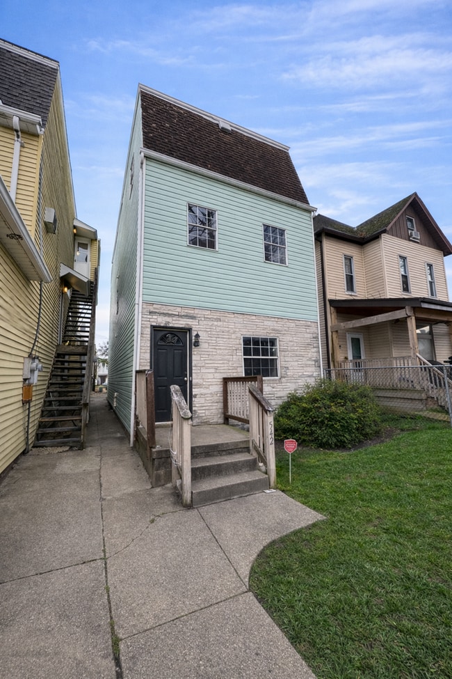 Building Photo - 542 5th Ave Unit 2