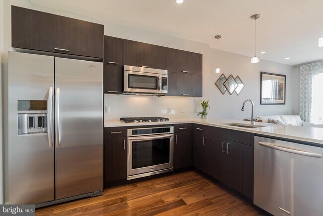 Building Photo - 1350 Maryland Ave NE Unit 309 Rental