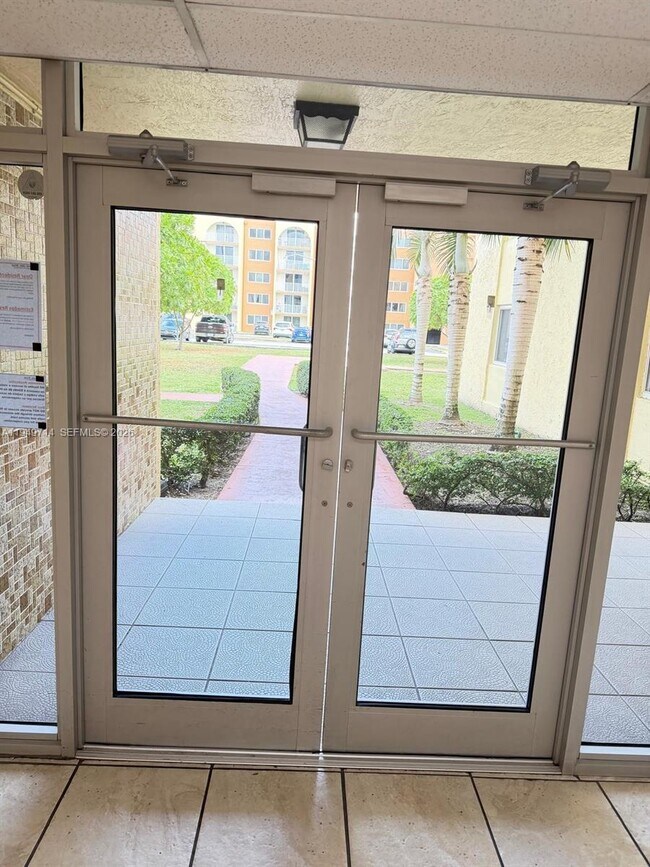 Photo - 7010 NW 186th St Unit 5-201