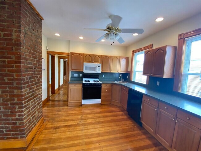 Photo - 16 Crescent Ave Apartment Unit 2
