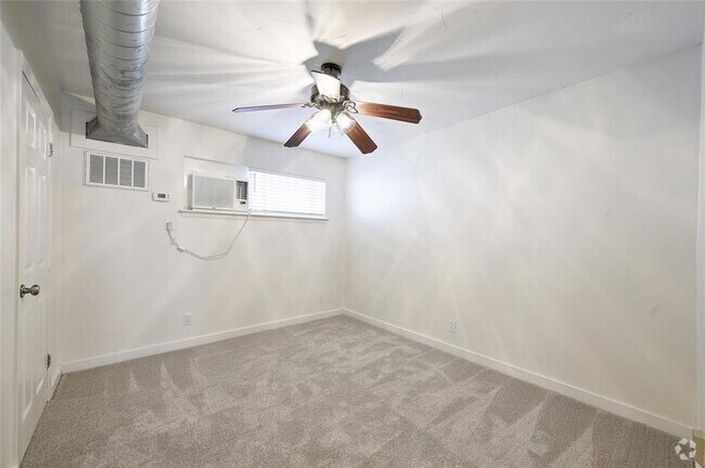 Building Photo - 1510 W 6th St Unit 212 Rental