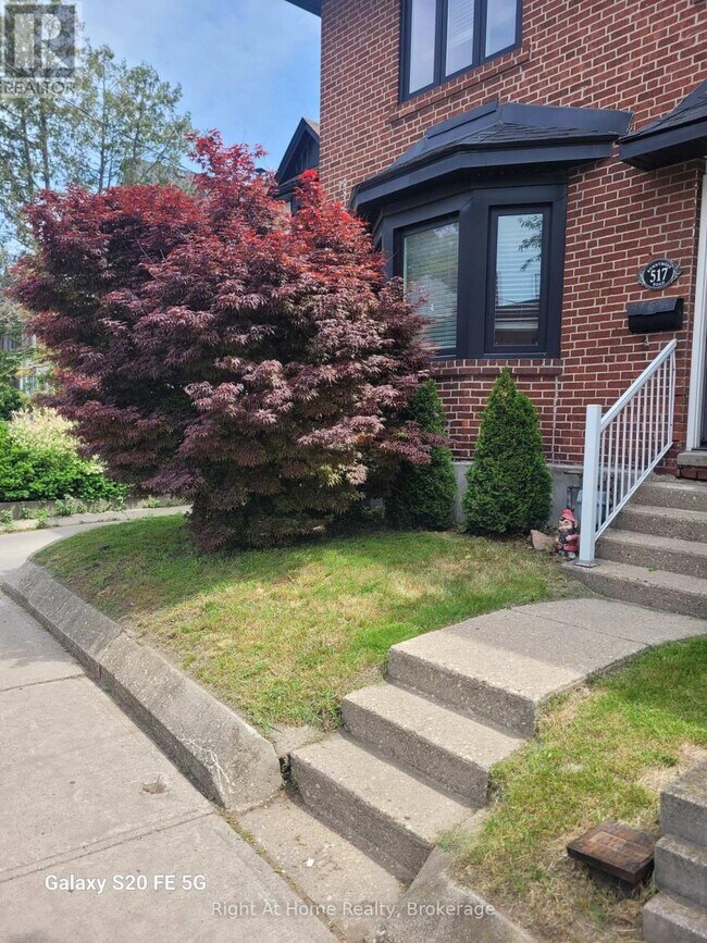 Photo - 517 Runnymede Rd