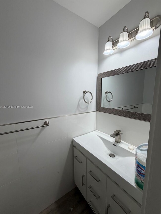 Photo - 2433 NW 96th St Unidad B
