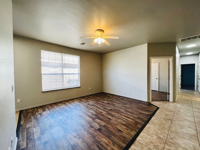 Photo - Charming 3BD 2BA Duplex in Yukon, The Gardens @ Chisholm Creek!!