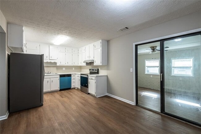 Photo - 366 Haymarket Ln