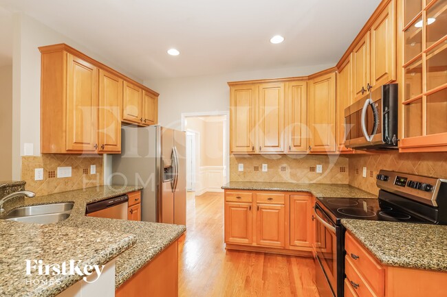 Photo - 529 McMillan Dr