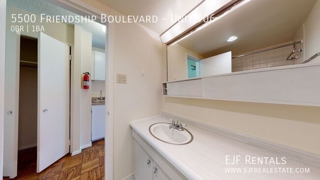 Photo - 5500 Friendship Blvd Unidad 906