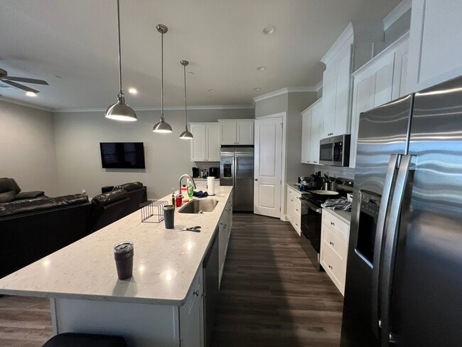 Photo - 710 Vassar Ct