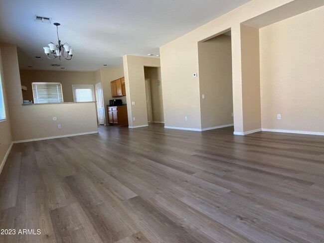 Photo - 517 S 115th Dr