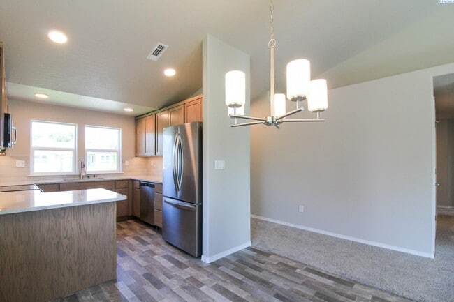 Photo - Newer 3 Bed/2 Bath Rambler in Pasco