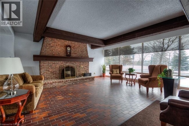 Photo - 225 Harvard Pl Unité 1107