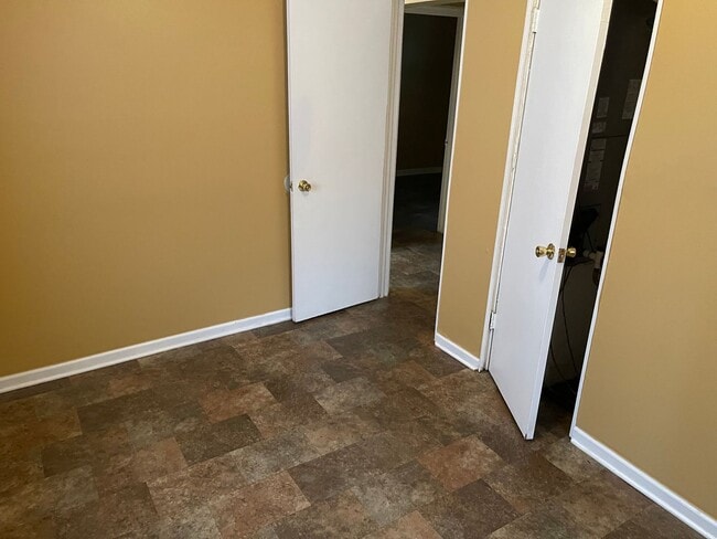 100 Hamer Pl