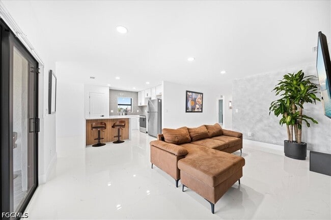 Photo - 2112 NE 1st Ave