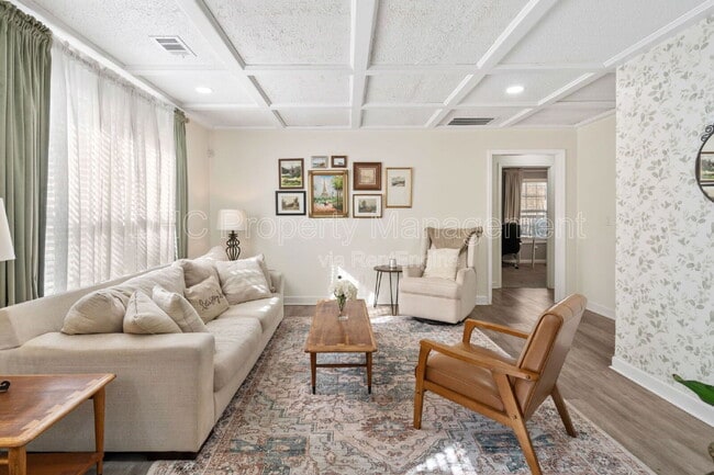 Photo - 168 Whitefoord Ave NE