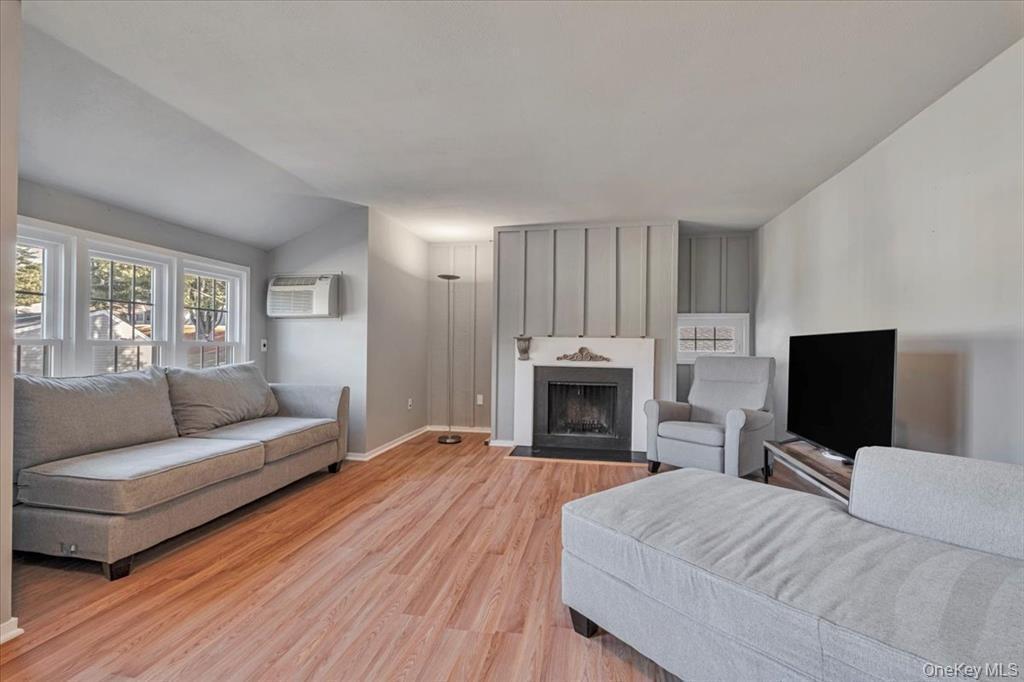 Photo - 1002 Holly Stream Ct Unit 2