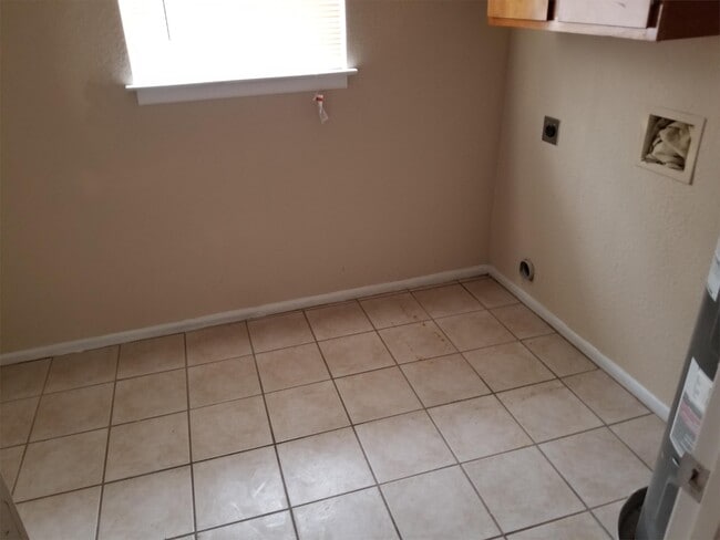 Photo - 610 E Water St