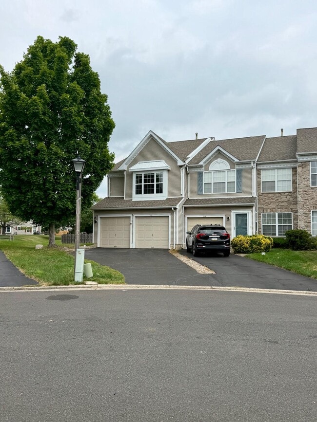 Photo - 113 Broadleaf Pl