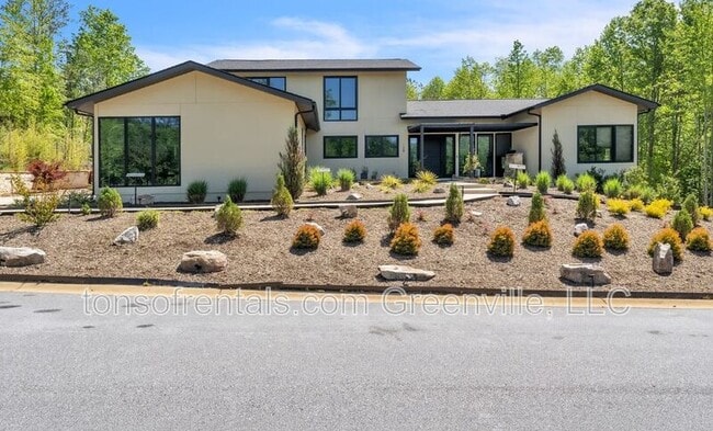 Building Photo - 128 Sanctuary Ln