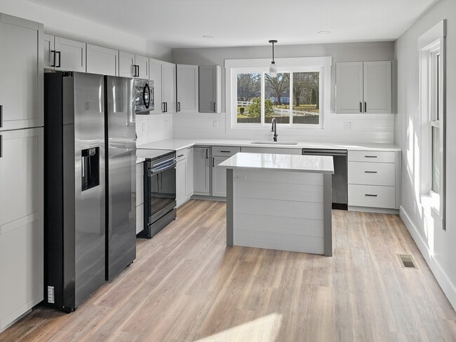 Photo - 8 Old Starnes Cove Rd