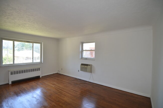 Photo - 7121 Delaware Ave Unidad 4