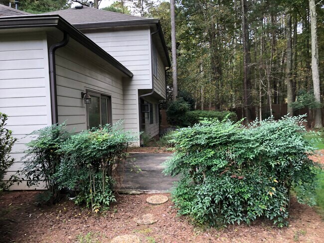 Photo - 113 Burnham Rise